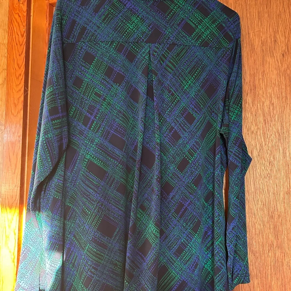 Susan Graver Green and Blue Patterned Top Bell Sleeves and Zipper Front Pockets - Picture 6 of 7